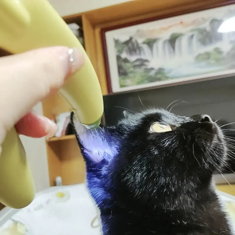 LED Pet Nail Clipper with Blood Line Detection & Banana Grip PawBayPets